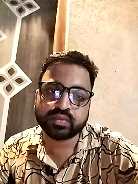 Snapshot of Vij717 chatting on October 19, 2025, 2:29 pm Vij717 online show from October 19, 2025, 2:29 pm