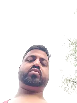 Snapshot of Vij717 chatting on October 28, 2025, 1:31 am Vij717 online show from October 28, 2025, 1:31 am