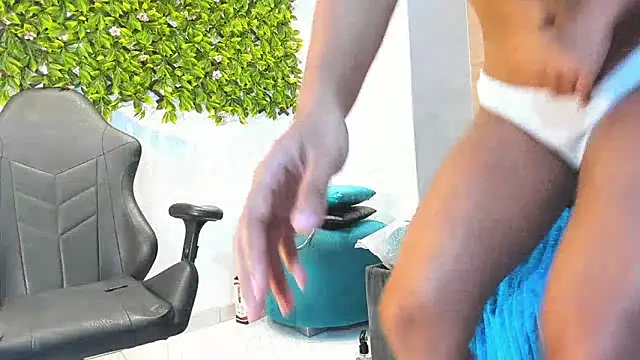 ParanoidTemptaion  online show from February 28, 2025, 3:26 am