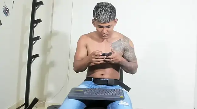Blackhot000 online show from March 3, 2025, 4:56 pm