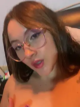 Snapshot of ValentinaOrtiz3 chatting on March 14, 2025, 3:48 am ValentinaOrtiz3 online show from March 14, 2025, 3:48 am