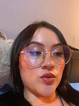 Snapshot of ValentinaOrtiz3 chatting on October 6, 2025, 10:40 pm ValentinaOrtiz3 online show from October 6, 2025, 10:40 pm