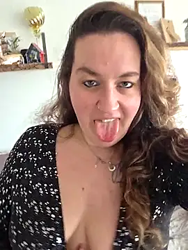 justtess online show from January 6, 2026, 9:02 am