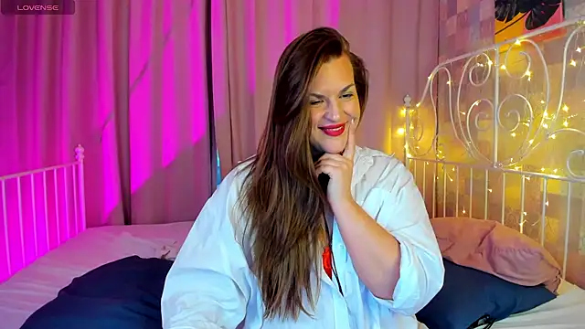 kamilla   moon online show from February 26, 2025, 5:42 am