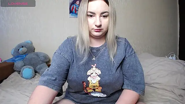Snapshot of YourSwetiwGirl chatting on May 26, 2026, 9:27 am YourSwetiwGirl online show from May 26, 2026, 9:27 am