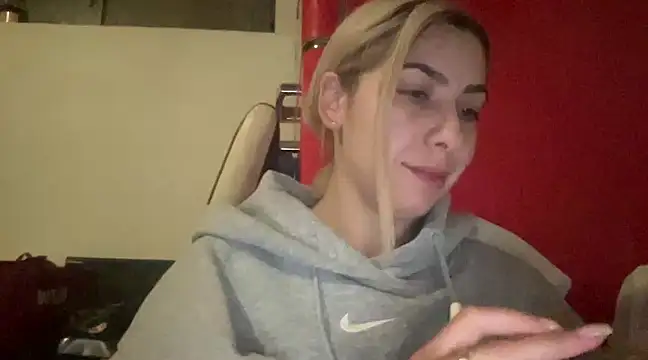 Snapshot of sarrah_rossy chatting on February 16, 2025, 7:16 pm sarrah rossy online show from February 16, 2025, 7:16 pm