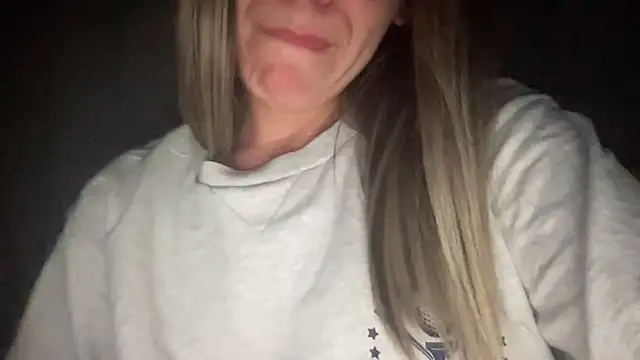 Snapshot of sarrah_rossy chatting on September 16, 2025, 8:32 pm sarrah rossy online show from September 16, 2025, 8:32 pm