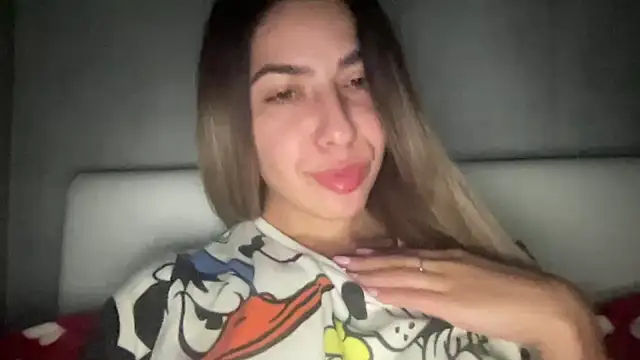 Snapshot of sarrah_rossy chatting on November 6, 2025, 10:21 pm sarrah rossy online show from November 6, 2025, 10:21 pm