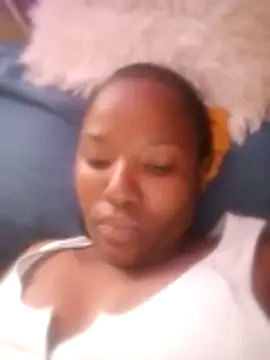 Snapshot of Coco_Nile chatting on June 17, 2026, 8:28 am Coco Nile online show from June 17, 2026, 8:28 am
