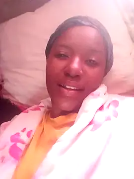 Snapshot of Coco_Nile chatting on August 4, 2026, 7:44 am Coco Nile online show from August 4, 2026, 7:44 am