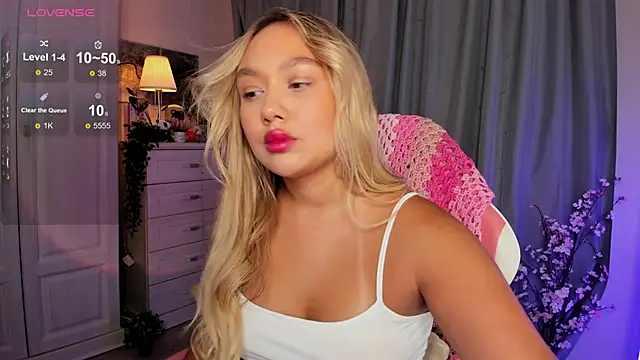  Loneve   online show from October 12, 2025, 1:54 pm