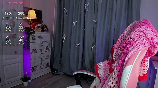 Snapshot of _Loneve__ chatting on February 5, 2026, 3:49 pm Loneve online show from February 5, 2026, 3:49 pm