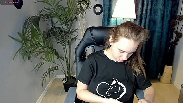 Lika 0ne online show from October 16, 2025, 12:28 pm