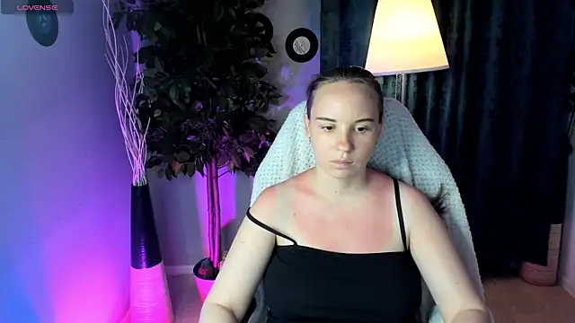 Snapshot of Lika_0ne chatting on June 23, 2026, 11:52 am Lika 0ne online show from June 23, 2026, 11:52 am