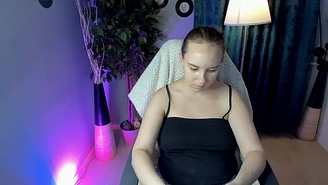 Snapshot of Lika_0ne chatting on July 7, 2026, 11:58 am Lika 0ne online show from July 7, 2026, 11:58 am