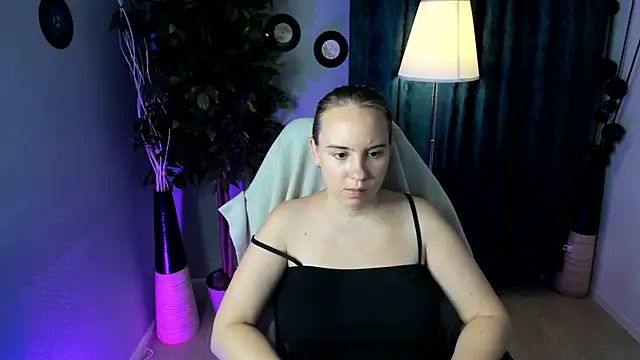 Snapshot of Lika_0ne chatting on July 25, 2026, 11:52 am Lika 0ne online show from July 25, 2026, 11:52 am