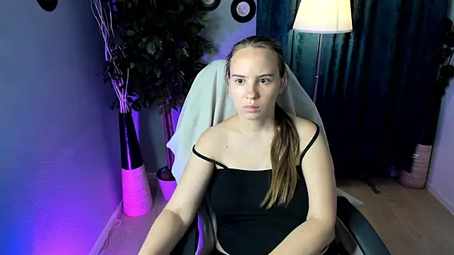 Snapshot of Lika_0ne chatting on July 26, 2026, 12:01 pm Lika 0ne online show from July 26, 2026, 12:01 pm