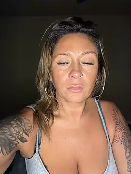 bossyroxy84 online show from November 18, 2025, 1:55 am