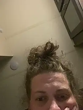 favoritestepsis online show from September 19, 2025, 12:34 am