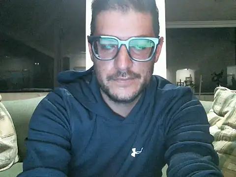 Snapshot of quitomanec chatting on May 18, 2026, 5:46 am quitomanec online show from May 18, 2026, 5:46 am