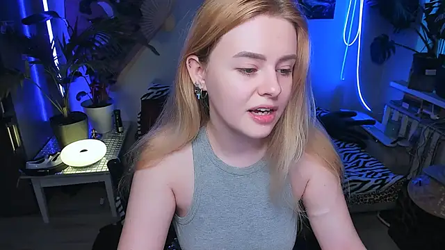 Snapshot of Alexa_Pirs chatting on December 1, 2025, 12:32 pm Alexa Pirs online show from December 1, 2025, 12:32 pm