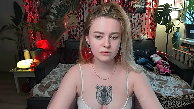 Alexa Pirs online show from February 9, 2026, 1:04 pm