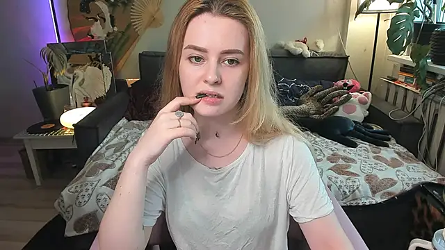 Alexa Pirs online show from April 25, 2026, 1:14 pm