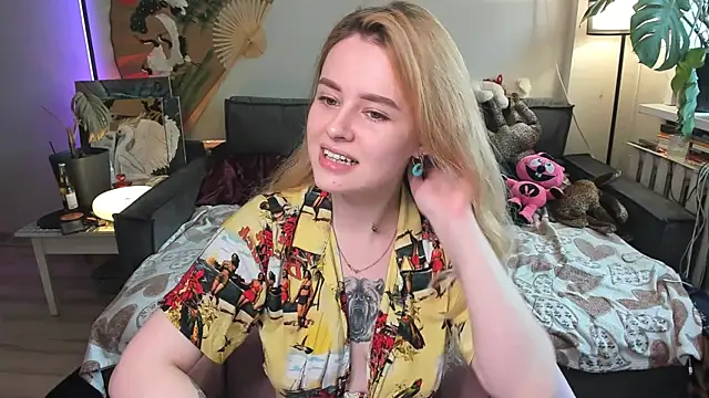 Alexa Pirs online show from April 30, 2026, 1:50 pm