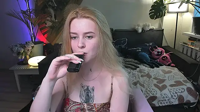 Snapshot of Alexa_Pirs chatting on May 13, 2026, 3:53 pm Alexa Pirs online show from May 13, 2026, 3:53 pm