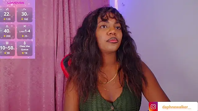 Snapshot of Daphnewalker__ chatting on September 13, 2025, 4:23 am Daphnewalker online show from September 13, 2025, 4:23 am