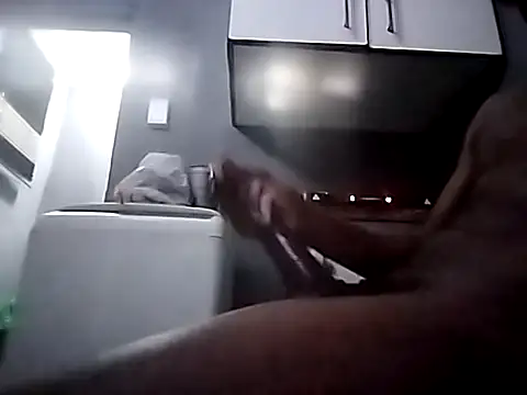 Snapshot of machinery98ron chatting on October 21, 2025, 2:12 am machinery98ron online show from October 21, 2025, 2:12 am