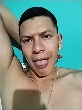 Snapshot of Luiyi1997 chatting on February 17, 2025, 3:25 am Luiyi1997 online show from February 17, 2025, 3:25 am