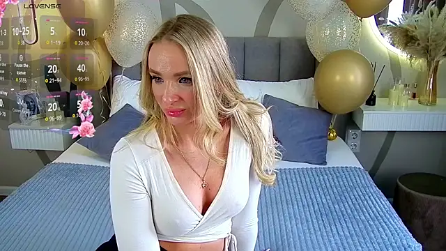 WoW  JuliaBlonde online show from March 24, 2026, 9:47 am