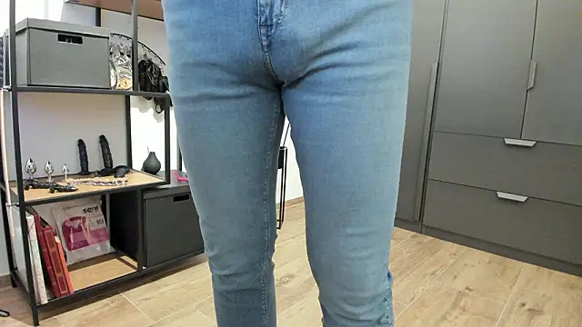 molicaremolicare online show from March 4, 2026, 9:43 pm