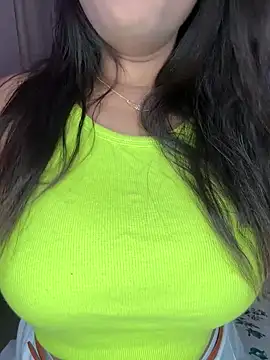 Snapshot of WifyHubby_38 chatting on February 27, 2026, 6:52 pm WifyHubby 38 online show from February 27, 2026, 6:52 pm