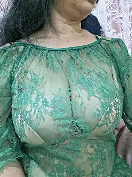 Snapshot of Jassi_Does chatting on May 24, 2026, 8:47 pm Jassi Does online show from May 24, 2026, 8:47 pm