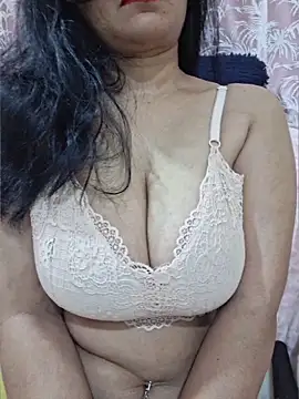 Snapshot of Jassi_Does chatting on May 28, 2026, 9:12 pm Jassi Does online show from May 28, 2026, 9:12 pm