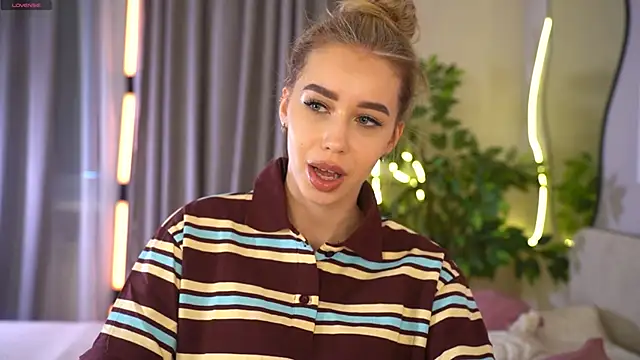 Snapshot of _Spring_Day_ chatting on February 25, 2026, 8:13 am Spring Day online show from February 25, 2026, 8:13 am