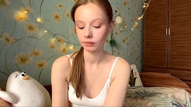 BeckyDwinell online show from March 1, 2025, 8:23 am