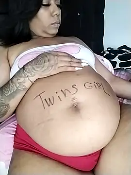 emma purple  online show from April 10, 2026, 9:19 pm