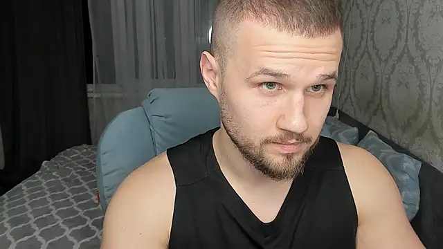 Snapshot of Vladik_b chatting on February 19, 2025, 6:21 pm Vladik b online show from February 19, 2025, 6:21 pm