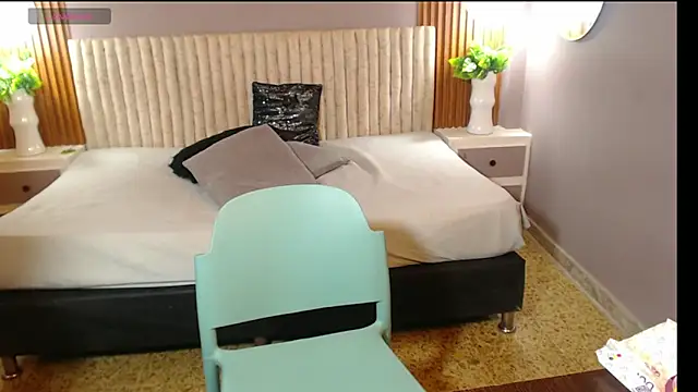 Snapshot of TianaSky chatting on September 16, 2025, 7:48 pm TianaSky online show from September 16, 2025, 7:48 pm