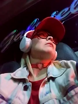 CandieGilson   online show from March 25, 2026, 10:43 am