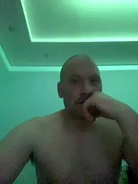 Krzysiekg123 online show from December 15, 2025, 9:52 pm