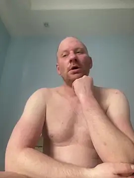 Snapshot of Krzysiekg123 chatting on February 14, 2026, 9:17 am Krzysiekg123 online show from February 14, 2026, 9:17 am