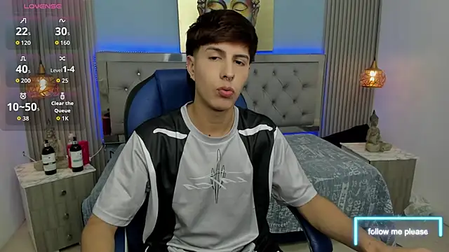 Snapshot of Estiv18_ chatting on November 30, 2025, 2:48 am Estiv18 online show from November 30, 2025, 2:48 am