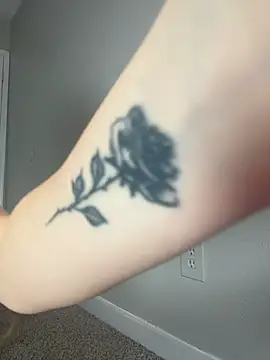 angelicasn0w online show from February 15, 2026, 2:47 pm