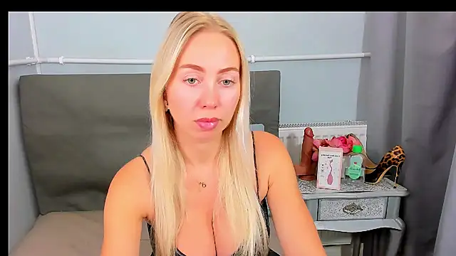 MargaritaRose online show from July 28, 2026, 2:35 pm