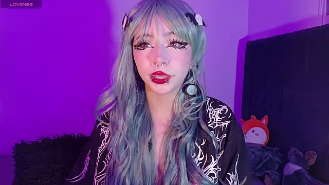 Snapshot of purplelilith3 chatting on June 16, 2026, 11:02 am purplelilith3 online show from June 16, 2026, 11:02 am