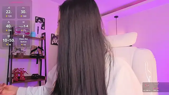 Miller Vanessa  online show from April 17, 2026, 8:56 pm